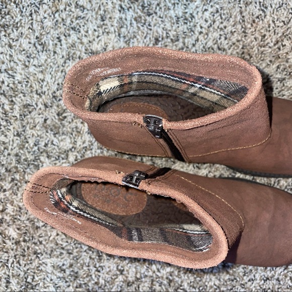 B.O.C Born Brown Leather Ankle Boots Size 8 - Picture 7 of 10